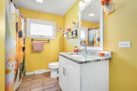 1104 New Haven Avenue Aurora IL 60506