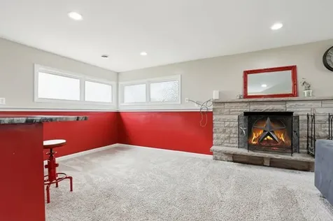 1104 New Haven Avenue Aurora IL 60506