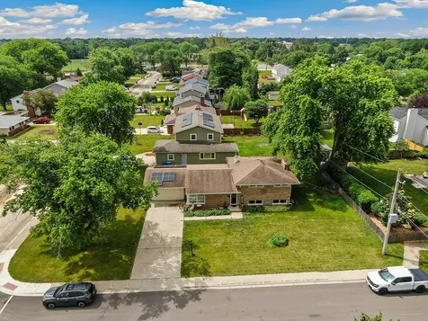 1104 New Haven Avenue Aurora IL 60506