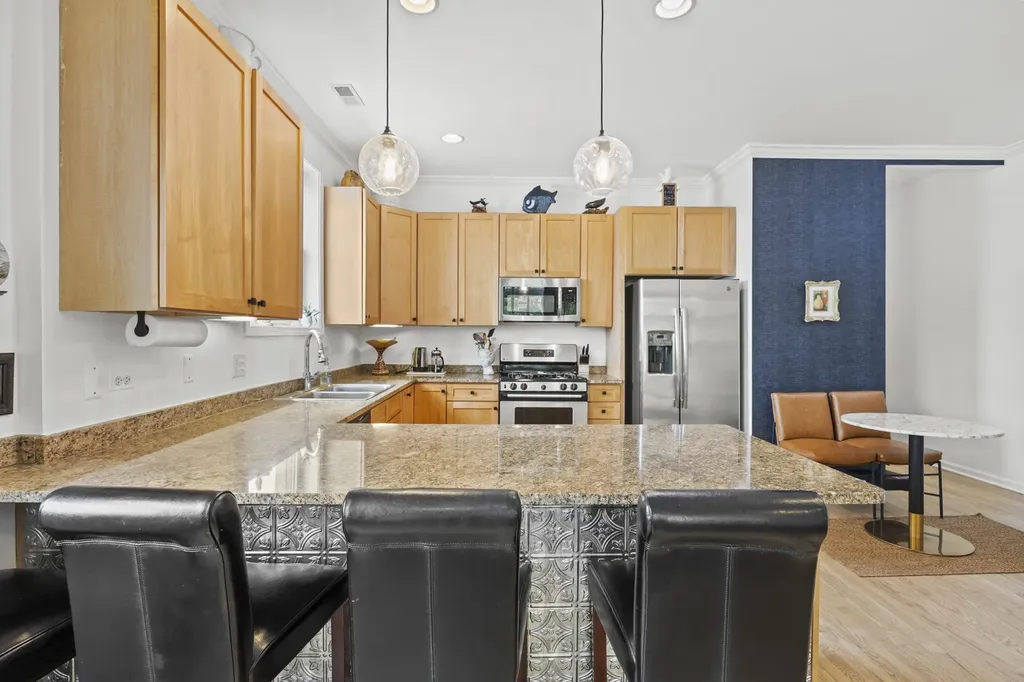 5125 North Kenmore Avenue Chicago IL 60640