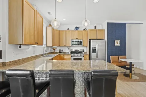 5125 North Kenmore Avenue Chicago IL 60640