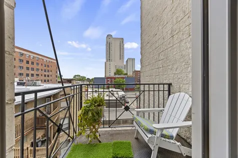 5125 North Kenmore Avenue Chicago IL 60640
