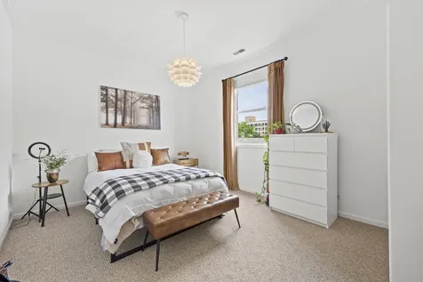 5125 North Kenmore Avenue Chicago IL 60640