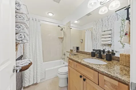 5125 North Kenmore Avenue Chicago IL 60640