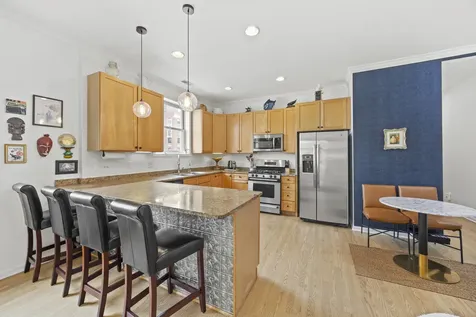 5125 North Kenmore Avenue Chicago IL 60640