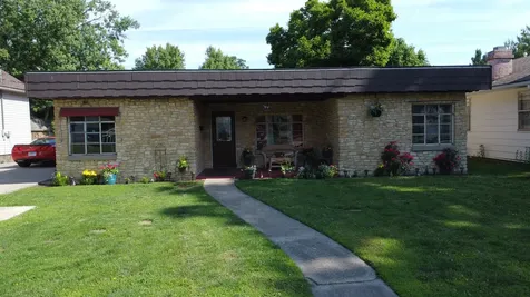 544 East Mulberry Street Watseka IL 60970