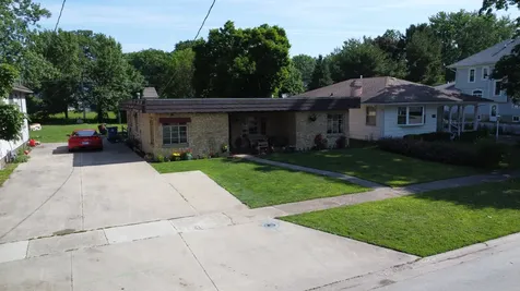 544 East Mulberry Street Watseka IL 60970