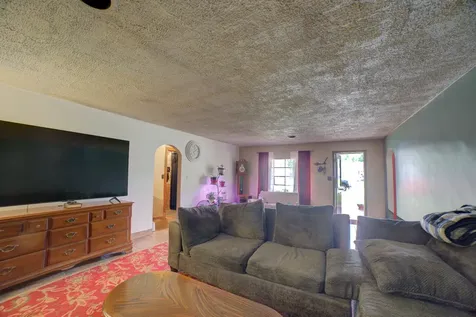 544 East Mulberry Street Watseka IL 60970