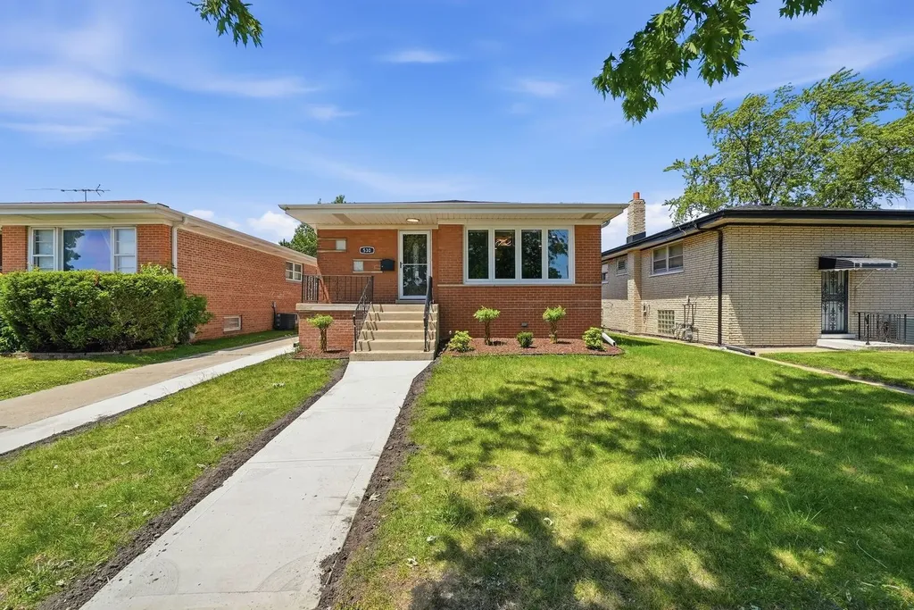 530 Bensley Avenue Calumet City IL 60409