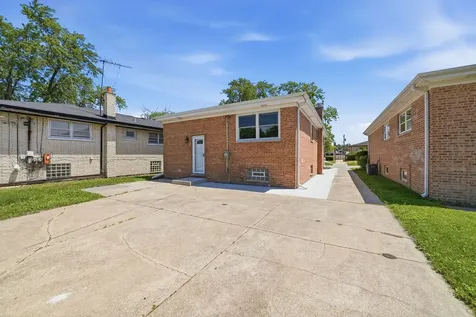 530 Bensley Avenue Calumet City IL 60409