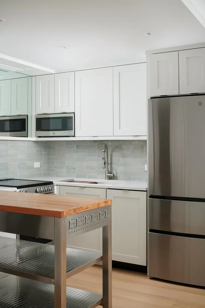 1460 North Sandburg Terrace Chicago IL 60610