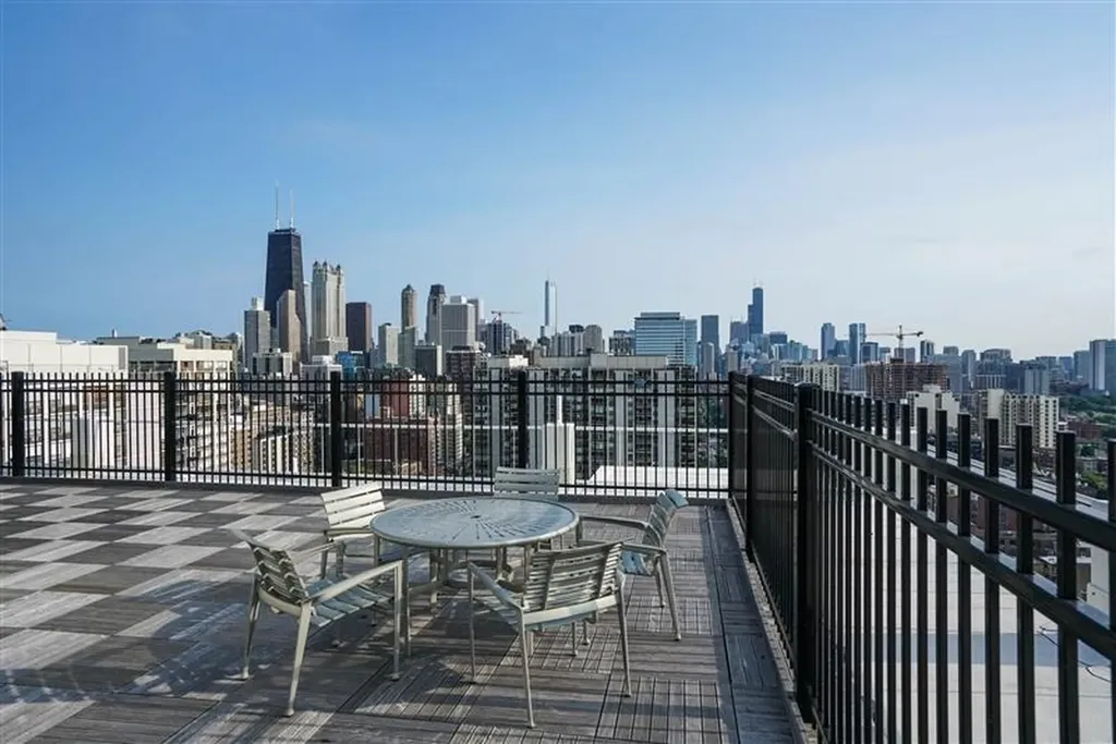 1460 North Sandburg Terrace Chicago IL 60610