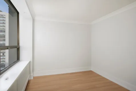 1460 North Sandburg Terrace Chicago IL 60610