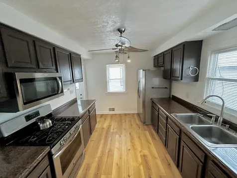 1907 West Pearl Avenue Rockford IL 61103