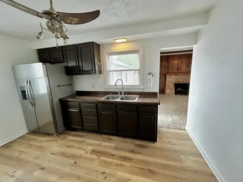 1907 West Pearl Avenue Rockford IL 61103