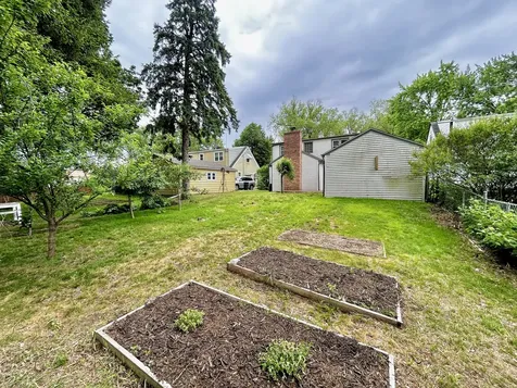 1907 West Pearl Avenue Rockford IL 61103