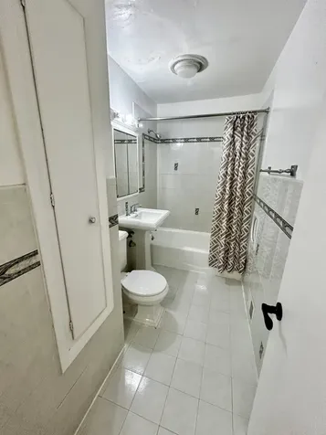 1907 West Pearl Avenue Rockford IL 61103