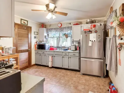 2516 Bittersweet Avenue Holiday Hills IL 60051