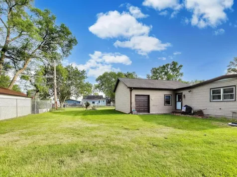 2516 Bittersweet Avenue Holiday Hills IL 60051