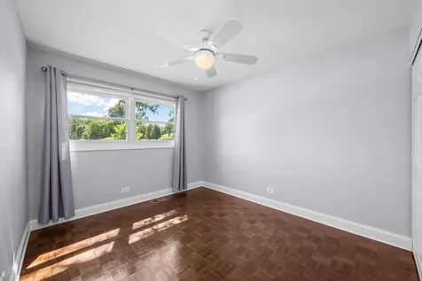 515 West Tanglewood Drive Arlington Heights IL 60004