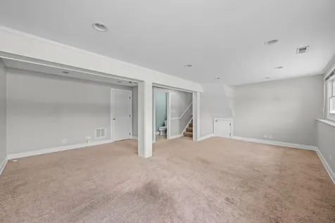 515 West Tanglewood Drive Arlington Heights IL 60004