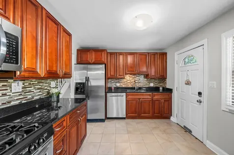 515 West Tanglewood Drive Arlington Heights IL 60004