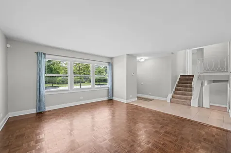 515 West Tanglewood Drive Arlington Heights IL 60004