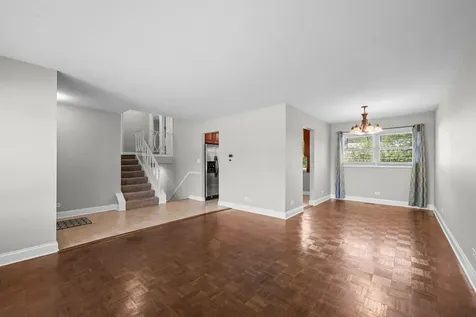 515 West Tanglewood Drive Arlington Heights IL 60004