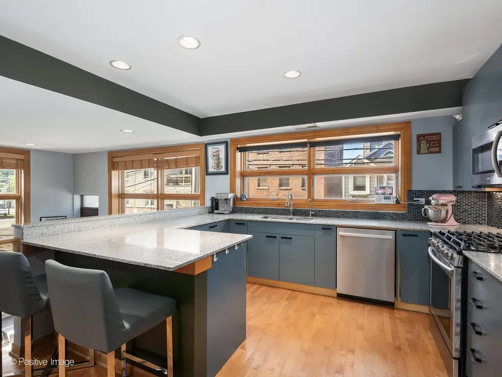 1649 West Ontario Street Chicago IL 60622