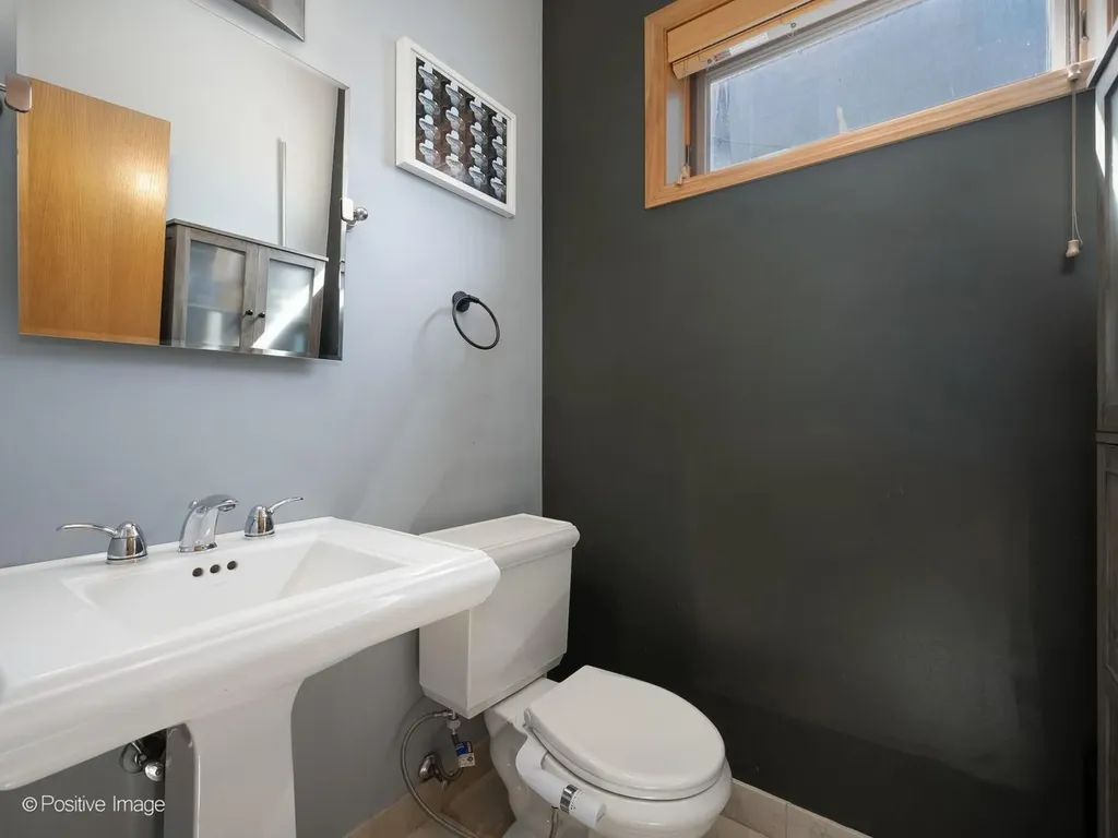 1649 West Ontario Street Chicago IL 60622