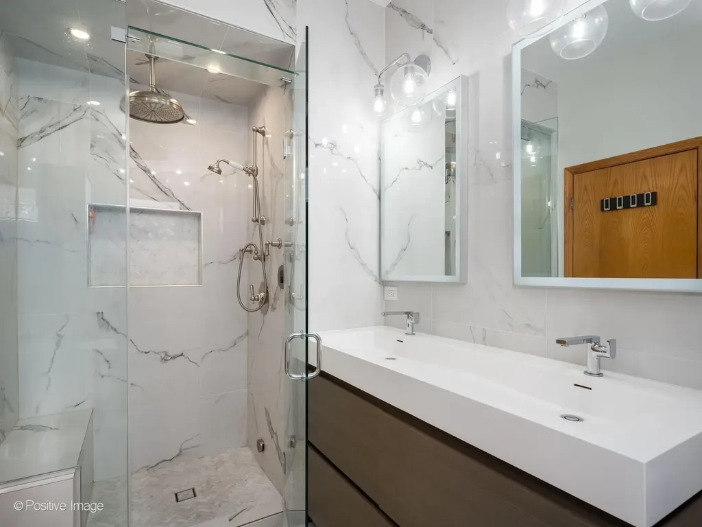 1649 West Ontario Street Chicago IL 60622