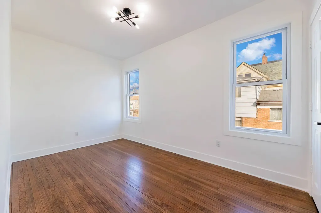 6742 South Carpenter Street Chicago IL 60621