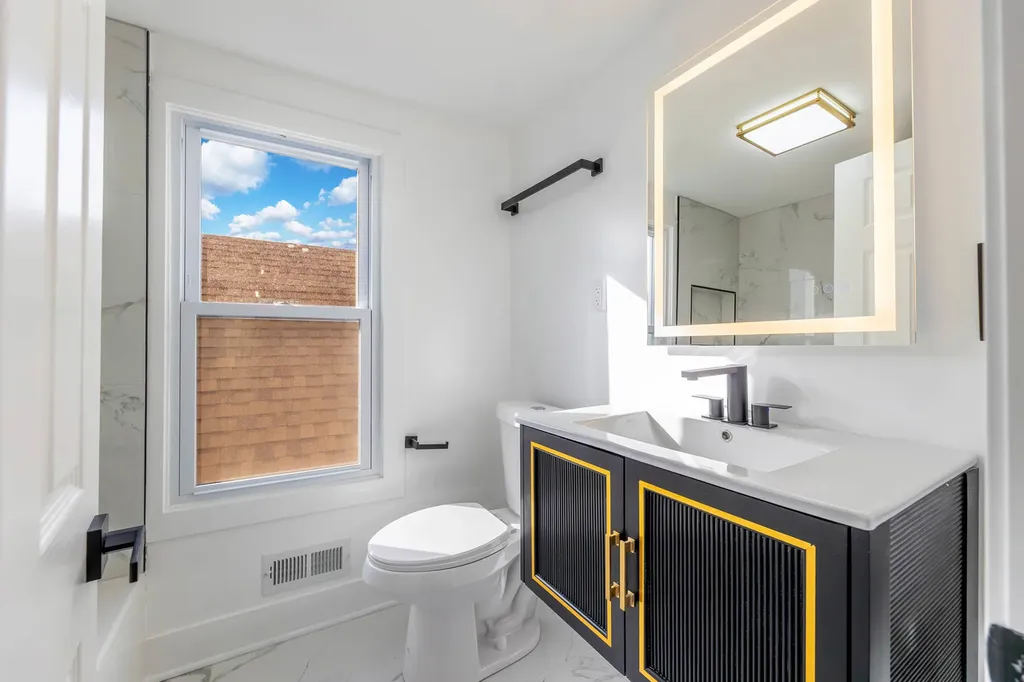 6742 South Carpenter Street Chicago IL 60621