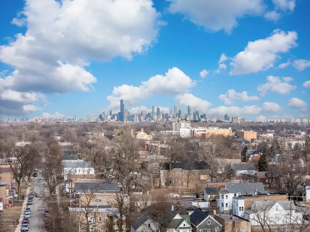 6742 South Carpenter Street Chicago IL 60621