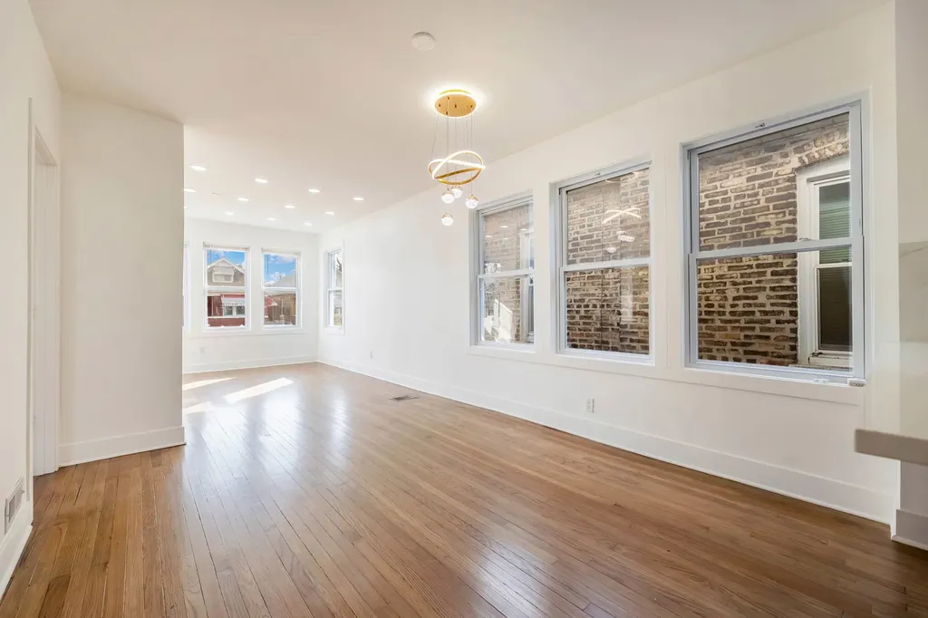 6742 South Carpenter Street Chicago IL 60621