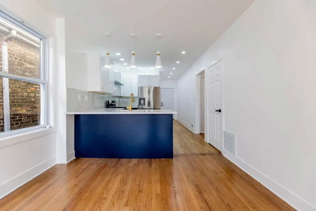 6742 South Carpenter Street Chicago IL 60621