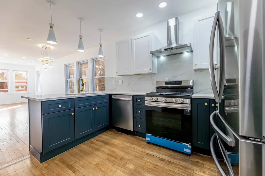 6742 South Carpenter Street Chicago IL 60621
