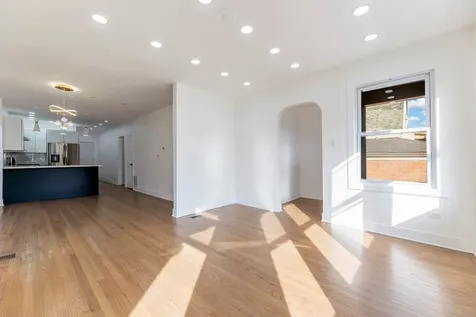 6742 South Carpenter Street Chicago IL 60621