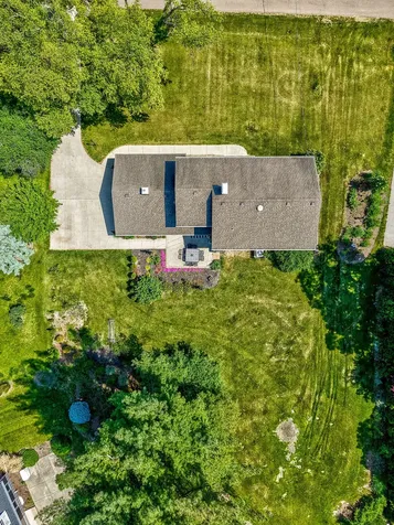 15 Oaklane Drive Ottawa IL 61350
