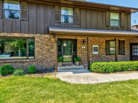 15 Oaklane Drive Ottawa IL 61350