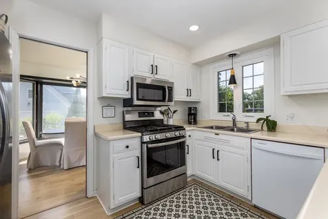 15 Oaklane Drive Ottawa IL 61350