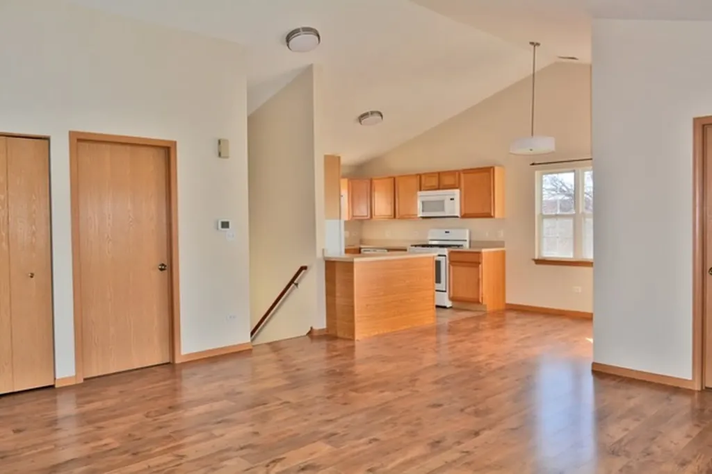2527 Sheehan Drive Naperville IL 60564