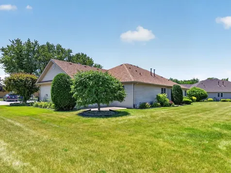 68 Oregon Trail Coal City IL 60416