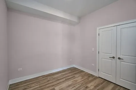 926 East 43rd Street Chicago IL 60653