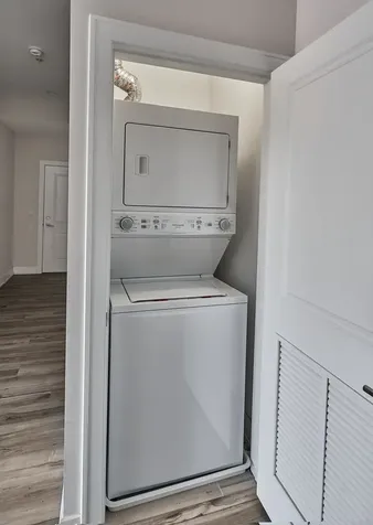 926 East 43rd Street Chicago IL 60653
