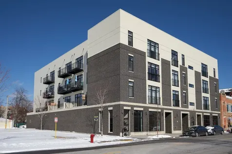 926 East 43rd Street Chicago IL 60653
