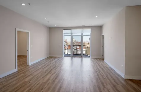 926 East 43rd Street Chicago IL 60653