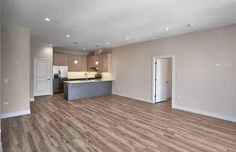 926 East 43rd Street Chicago IL 60653