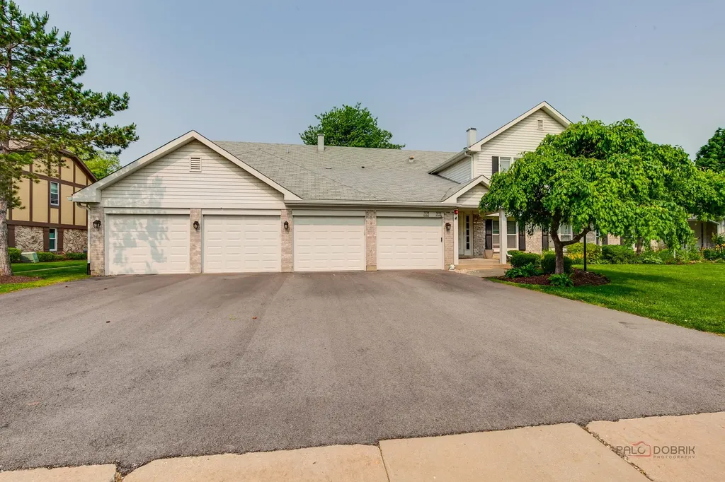 1254 Streamwood Lane Vernon Hills IL 60061