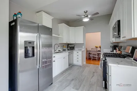 1254 Streamwood Lane Vernon Hills IL 60061